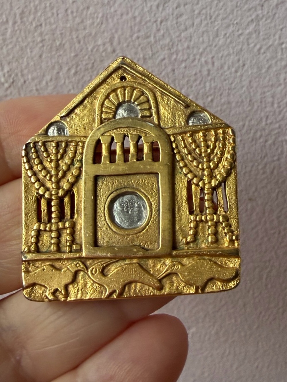 VINTGE MMA METROPOLITAN MUSEUM OF ART SYNAGOGUE JEWISH TEMPLE PENDANT BROOCH PIN - Picture 15 of 16